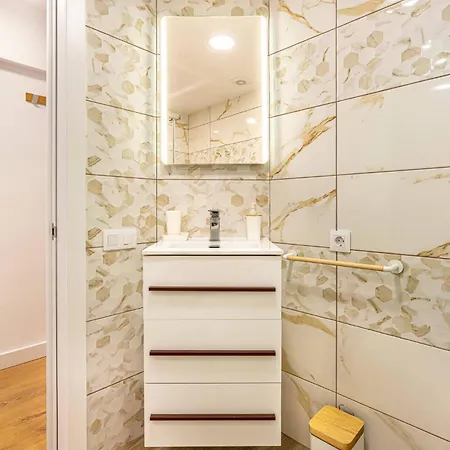 Luxury 1 Ocean View Wifi Free アデヘ