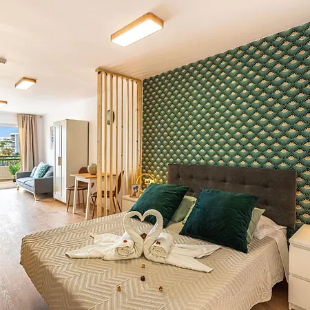 Luxury 1 Ocean View Wifi Free Apartment